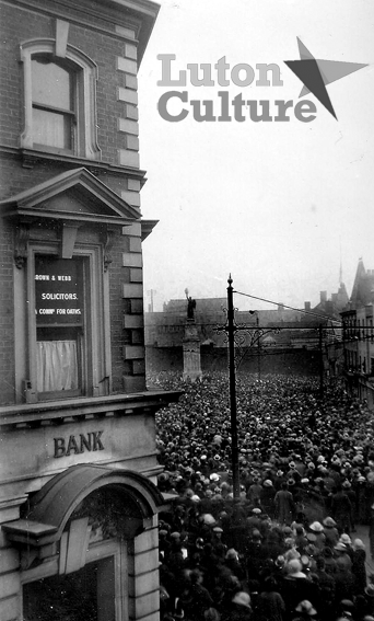Luton War Memorial unveiling
